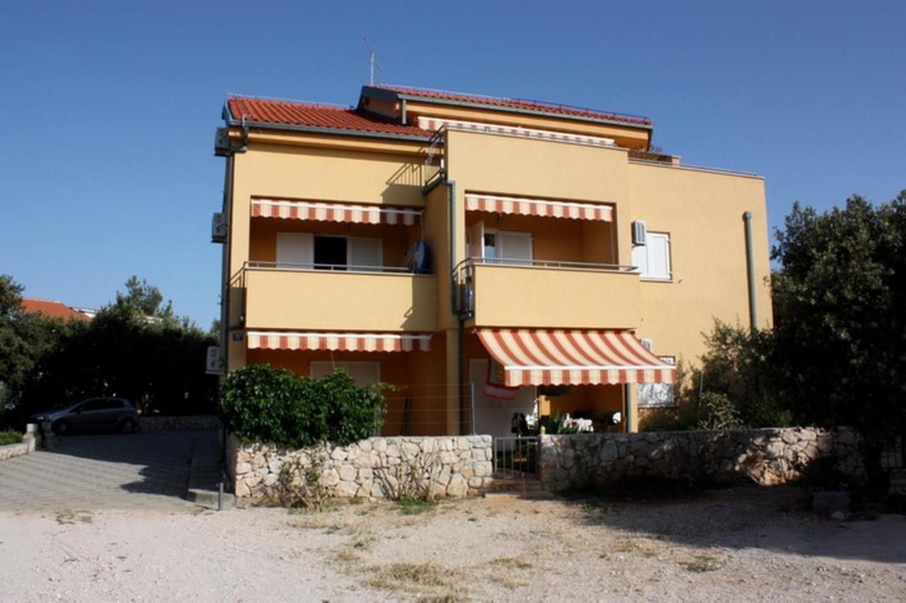 Apartments Jtv Simuni Kolan Exterior photo